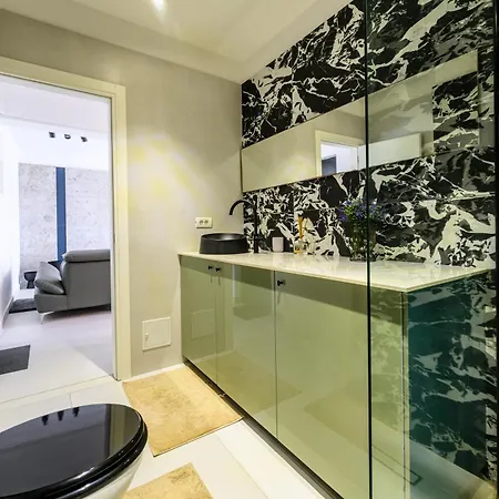 High-end - Terrace Views