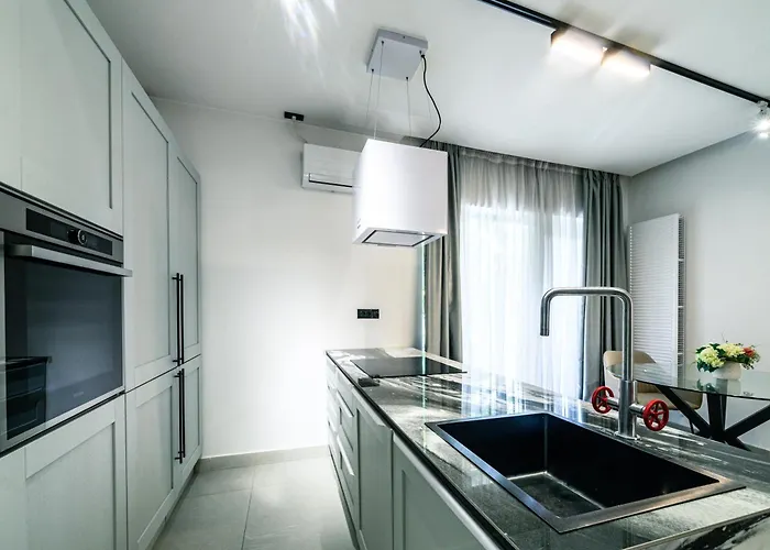 Apart-hotel High-end - Terrace Views 4*