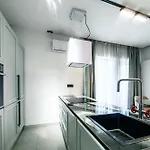Aparthotel High-end - Terrace Views 3*
